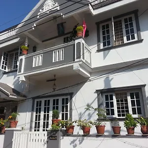 Gloria Bed & Breakfast Kochi